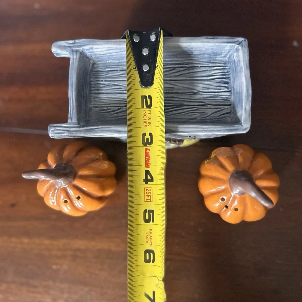 Cracker Barrel Fall Pumpkin Stoneware ~ Salt & Pepper Shakers In A Farm Wagon